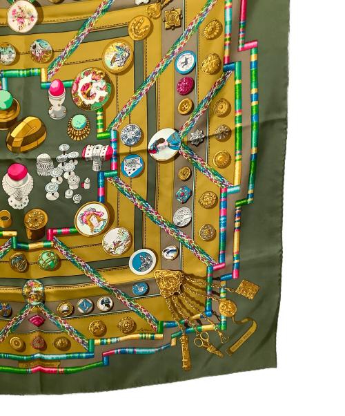 HERMES（エルメス）HERMES (エルメス) スカーフ カレ90 お針子さん Petite Main  グリーン×ブラウンの古着・服飾アイテム