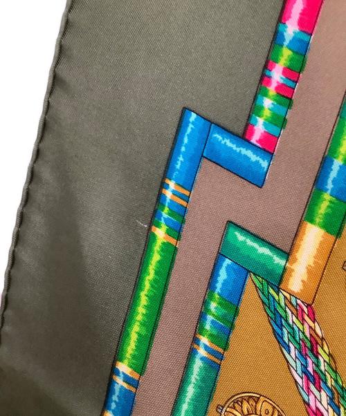 HERMES（エルメス）HERMES (エルメス) スカーフ カレ90 お針子さん Petite Main  グリーン×ブラウンの古着・服飾アイテム
