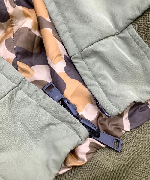 Columbia（コロンビア）Columbia (コロンビア) リバーシブルジャケット スカル刺繍 オリーブ サイズ:Mの古着・服飾アイテム