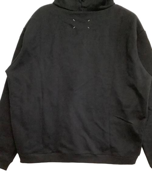 Maison Margiela（メゾンマルジェラ）Maison Margiela (メゾンマルジェラ) プルオーバーパーカー　DIAGONAL PAINT EFFECT HOODIE　20AW ブラック×ホワイト サイズ:46の古着・服飾アイテム