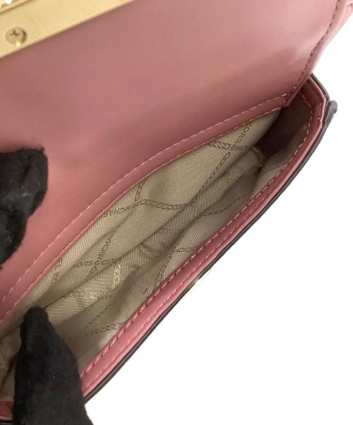 MICHAEL KORS（マイケル・コース）MICHAEL KORS (マイケル・コース) ショルダーバッグ  ブラッドショー ピンク×ホワイトの古着・服飾アイテム