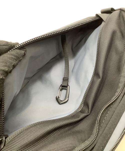 AER（エアー）AER (エアー) ショルダーバッグ　DAY SLING 3MAXの古着・服飾アイテム