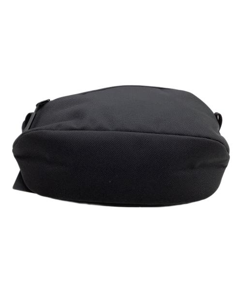 AER（エアー）AER (エアー) ショルダーバッグ　DAY SLING 3MAXの古着・服飾アイテム