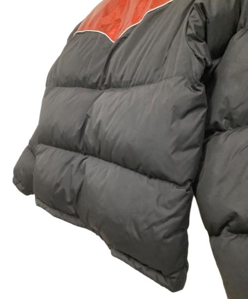 SUPREME（シュプリーム）SUPREME (シュプリーム) ダウンジャケット　Glitter Yoke Down Puffer Jacket　22AW レッド×ブラック サイズ:Sの古着・服飾アイテム