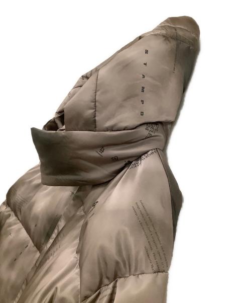 STAMPD（スタンプド）STAMPD (スタンプド) ダウンジャケット　総柄 ブラウン サイズ:Mの古着・服飾アイテム