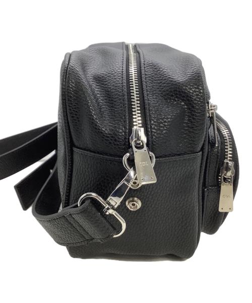 CDL TOKYO（シー・ディー・エル）CDL TOKYO (シー・ディー・エル) ボディバッグ　Triple Zip Shoulder Bag ブラックの古着・服飾アイテム