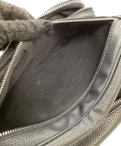 CDL TOKYO（シー・ディー・エル）CDL TOKYO (シー・ディー・エル) ボディバッグ　Triple Zip Shoulder Bag ブラックの古着・服飾アイテム