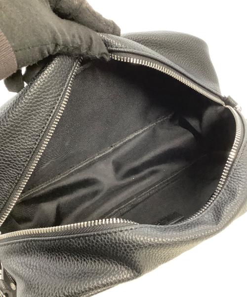 CDL TOKYO（シー・ディー・エル）CDL TOKYO (シー・ディー・エル) ボディバッグ　Triple Zip Shoulder Bag ブラックの古着・服飾アイテム