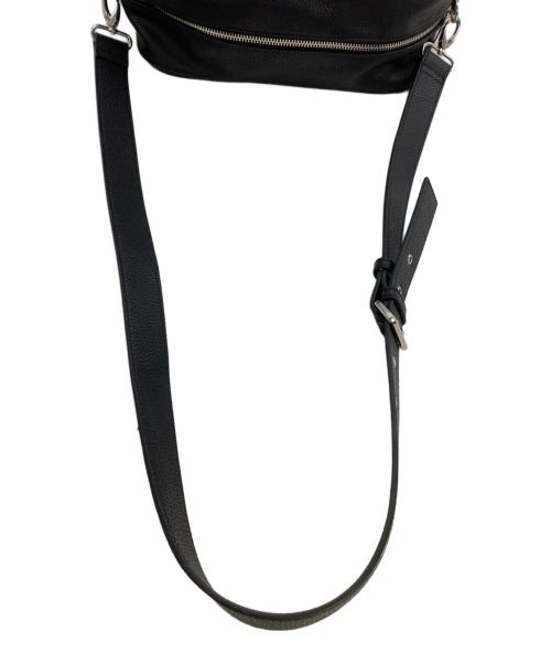 CDL TOKYO（シー・ディー・エル）CDL TOKYO (シー・ディー・エル) ボディバッグ　Triple Zip Shoulder Bag ブラックの古着・服飾アイテム