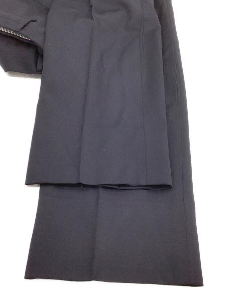 TOMORROW LAND PILGRIM（トゥモローランド ピルグリム）TOMORROW LAND PILGRIM (トゥモローランド ピルグリム) セットアップスーツ　25年モデル ネイビー サイズ:46の古着・服飾アイテム