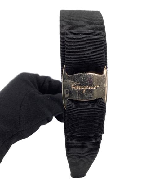 Salvatore Ferragamo（サルヴァトーレ フェラガモ）Salvatore Ferragamo (サルヴァトーレ フェラガモ) カチューシャ ブラック×ゴールドの古着・服飾アイテム