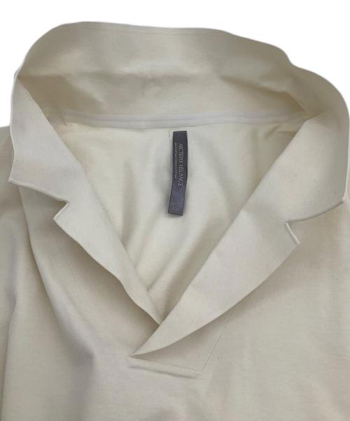 ARC'TERYX VEILANCE（アークテリクスヴェイランス）ARC'TERYX VEILANCE (アークテリクスヴェイランス) ポロシャツ　METRON SS POLO イエロー サイズ:Mの古着・服飾アイテム