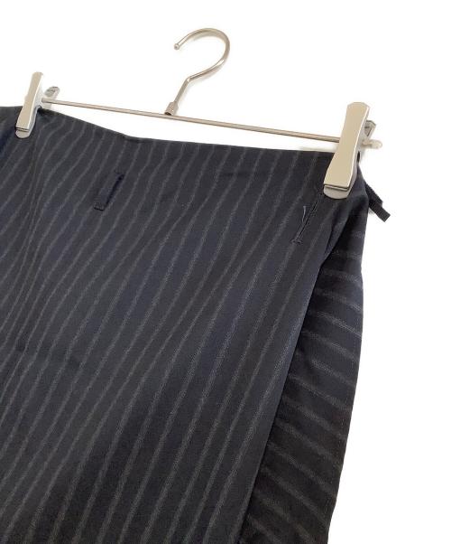 BACCA（バッカ）BACCA (バッカ) ラップスカート　ストライプウールギャバジン ラップスカート　21年モデル　	ストライプ ネイビー サイズ:36の古着・服飾アイテム