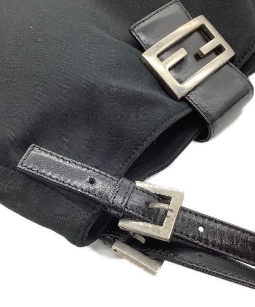 FENDI（フェンディ）FENDI (フェンディ) ショルダーバッグ ブラックの古着・服飾アイテム