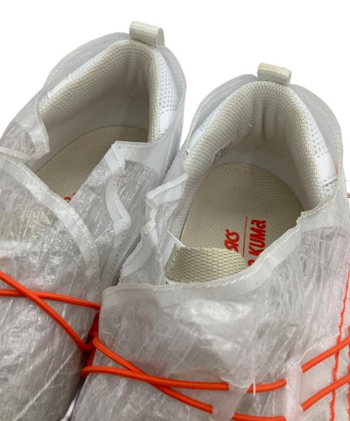 asics（アシックス）asics (アシックス) ローカットスニーカー KENGO KUMA ホワイト×オレンジ サイズ:27.5 未使用品の古着・服飾アイテム