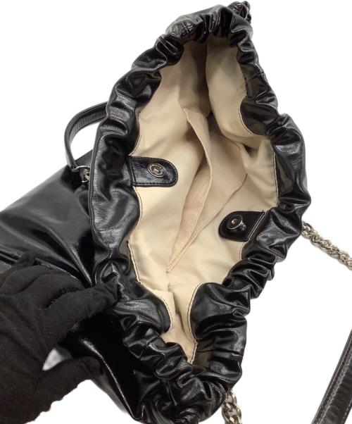 BADGIGI（バッドジジ）BADGIGI (バッドジジ) チェーンショルダーバッグ チェーン スクエア ドローストリング ブラック×シルバーの古着・服飾アイテム