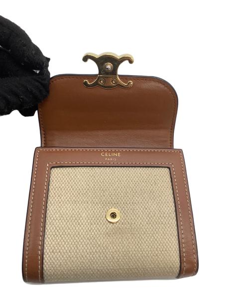 CELINE（セリーヌ）CELINE (セリーヌ) 3つ折り財布　スモール フラップウォレット トリオンフ ベージュ×ブラウンの古着・服飾アイテム