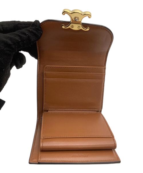 CELINE（セリーヌ）CELINE (セリーヌ) 3つ折り財布　スモール フラップウォレット トリオンフ ベージュ×ブラウンの古着・服飾アイテム