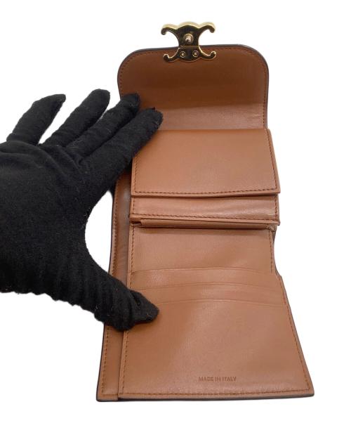 CELINE（セリーヌ）CELINE (セリーヌ) 3つ折り財布　スモール フラップウォレット トリオンフ ベージュ×ブラウンの古着・服飾アイテム