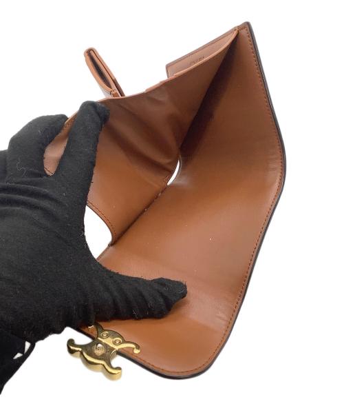 CELINE（セリーヌ）CELINE (セリーヌ) 3つ折り財布　スモール フラップウォレット トリオンフ ベージュ×ブラウンの古着・服飾アイテム