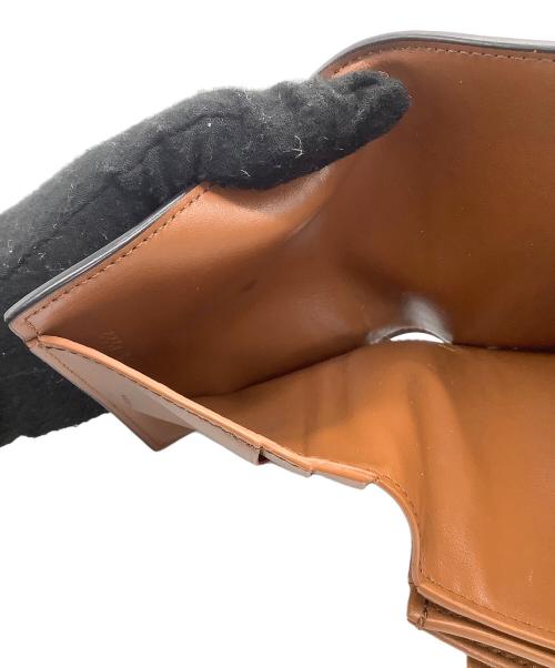 CELINE（セリーヌ）CELINE (セリーヌ) 3つ折り財布　スモール フラップウォレット トリオンフ ベージュ×ブラウンの古着・服飾アイテム