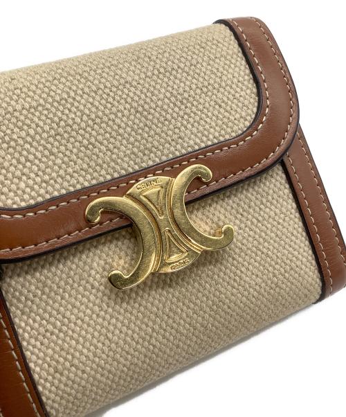 CELINE（セリーヌ）CELINE (セリーヌ) 3つ折り財布　スモール フラップウォレット トリオンフ ベージュ×ブラウンの古着・服飾アイテム