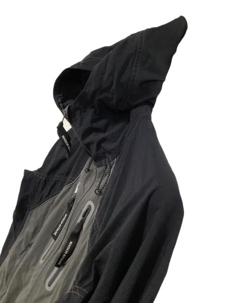 and wander（アンドワンダー）and wander (アンドワンダー) MAISON KITSUNE (メゾンキツネ) ナイロンジャケット　	HIKING HOODIE ブラック×グレー サイズ:2の古着・服飾アイテム