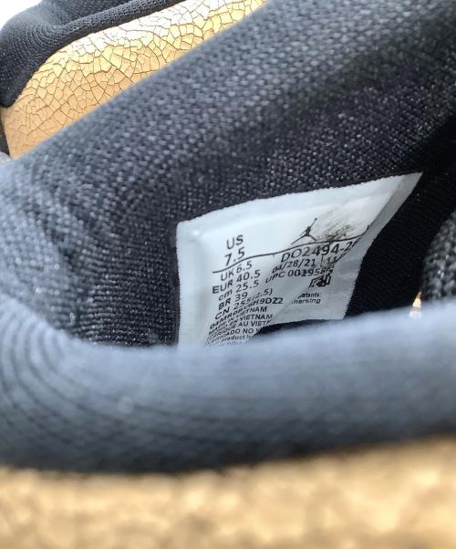NIKE（ナイキ）NIKE (ナイキ) スニーカー AIR JORDAN ベージュ サイズ:25.5の古着・服飾アイテム
