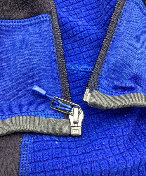 Patagonia（パタゴニア）Patagonia (パタゴニア) フリースジャケット　R2ジャケット パープル×ブルー サイズ:Mの古着・服飾アイテム