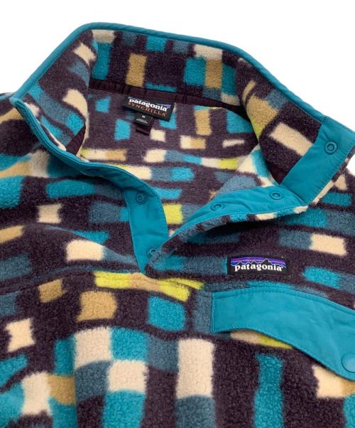 Patagonia（パタゴニア）Patagonia (パタゴニア) フリースジャケット　ライトウェイト・シンチラ・スナップT・プルオーバー パープル×ブルー サイズ:Mの古着・服飾アイテム