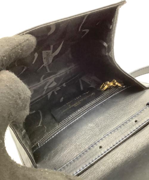 Salvatore Ferragamo（サルヴァトーレ フェラガモ）Salvatore Ferragamo (サルヴァトーレ フェラガモ) 2WAYバッグ　ヴァラリボン ブラックの古着・服飾アイテム