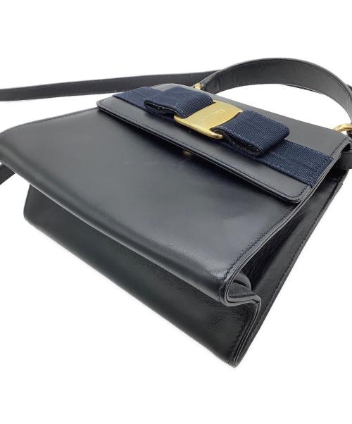 Salvatore Ferragamo（サルヴァトーレ フェラガモ）Salvatore Ferragamo (サルヴァトーレ フェラガモ) 2WAYバッグ　ヴァラリボン ブラックの古着・服飾アイテム