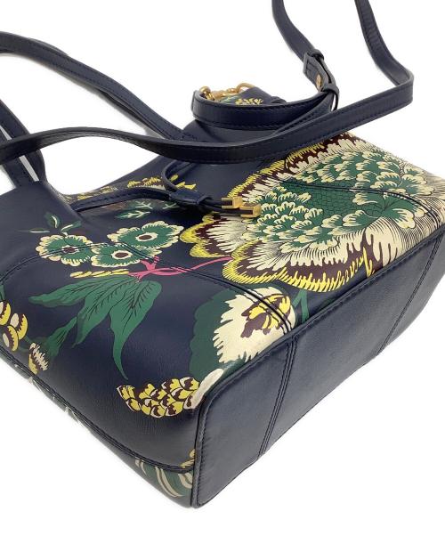 TORY BURCH（トリーバーチ）TORY BURCH (トリーバーチ) ショルダーバッグ　ブロックT　花柄 ネイビーの古着・服飾アイテム