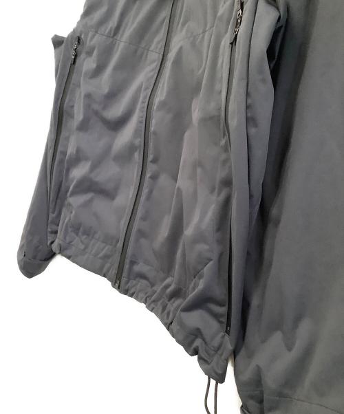 Vuja De（ヴジャデ）Vuja De (ヴジャデ) ジップジャケット ARLO WINDBREAKER IN SILK-NYLON  グレー サイズ:Mの古着・服飾アイテム