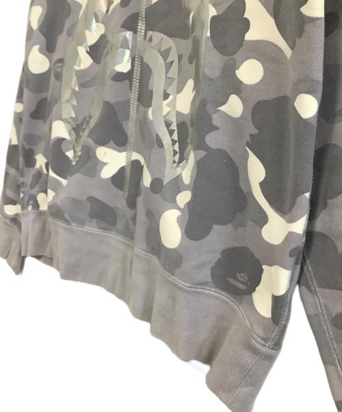 A BATHING APE（アベイシングエイプ）A BATHING APE (アベイシングエイプ) 裏起毛スウェット　CITY CAMO SHARK CREWNECK グレー サイズ:Mの古着・服飾アイテム