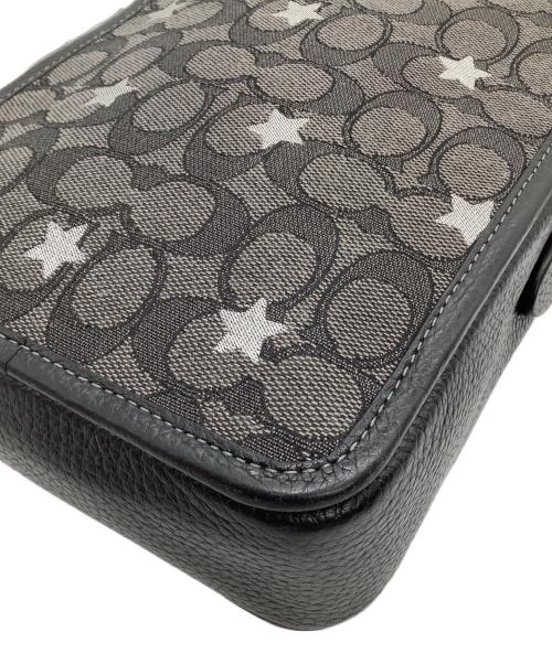 COACH（コーチ）COACH (コーチ) ショルダーバッグ　サリバン クロスボディ・シグネチャー ジャカード・スター エンブロイダリー ブラック×グレーの古着・服飾アイテム