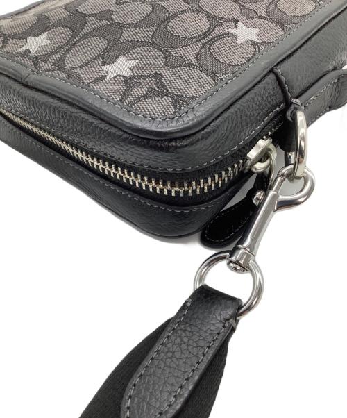 COACH（コーチ）COACH (コーチ) ショルダーバッグ　サリバン クロスボディ・シグネチャー ジャカード・スター エンブロイダリー ブラック×グレーの古着・服飾アイテム