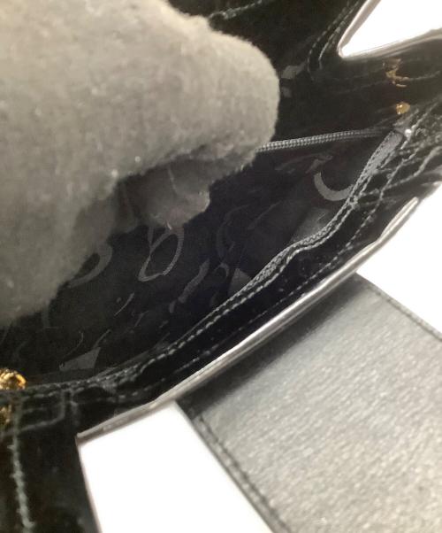 Salvatore Ferragamo（サルヴァトーレ フェラガモ）Salvatore Ferragamo (サルヴァトーレ フェラガモ) エナメルハンドバッグの古着・服飾アイテム