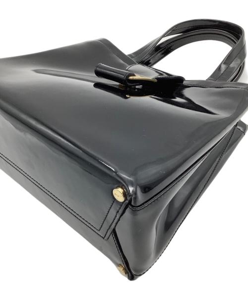 Salvatore Ferragamo（サルヴァトーレ フェラガモ）Salvatore Ferragamo (サルヴァトーレ フェラガモ) エナメルハンドバッグの古着・服飾アイテム