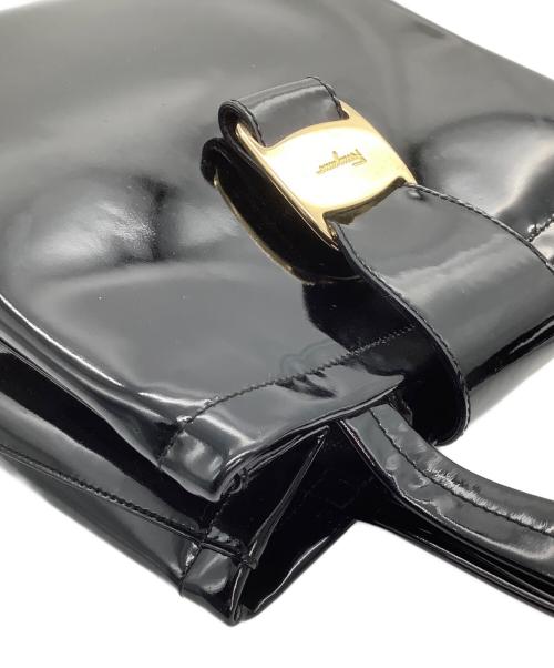 Salvatore Ferragamo（サルヴァトーレ フェラガモ）Salvatore Ferragamo (サルヴァトーレ フェラガモ) エナメルハンドバッグの古着・服飾アイテム