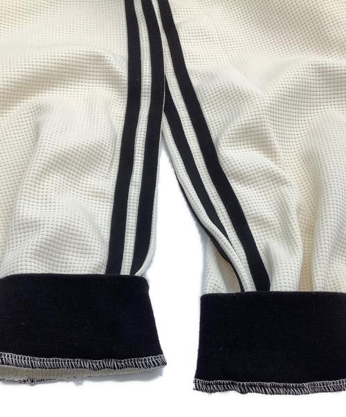 adidas（アディダス）adidas (アディダス) ワッフルニットジャケット　国旗タグ ホワイト×ブラック サイズ:Lの古着・服飾アイテム