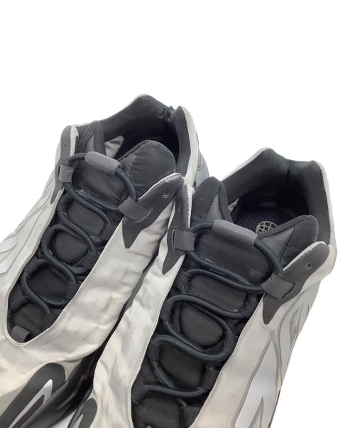 adidas（アディダス）adidas (アディダス) スニーカー YEEZY BOOST 700 グレー サイズ:28の古着・服飾アイテム
