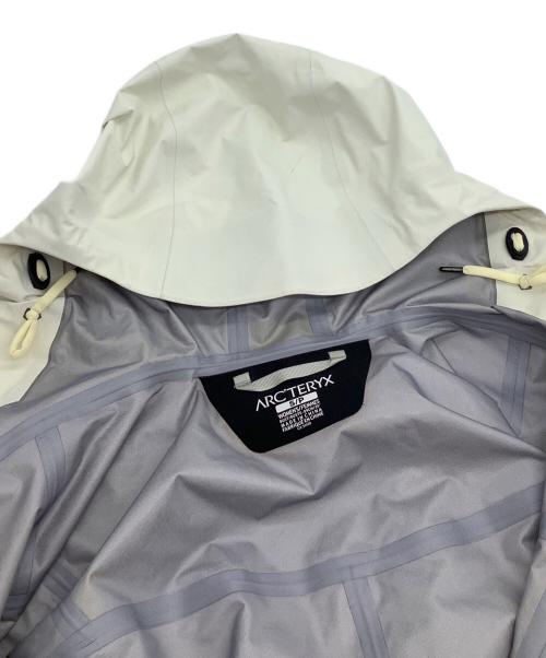 ARC'TERYX（アークテリクス）ARC'TERYX (アークテリクス) ナイロンコート ホワイト サイズ:Sの古着・服飾アイテム