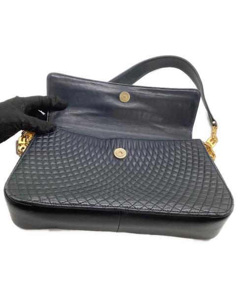 BALLY（バリー）BALLY (バリー) キルティングショルダーバッグ ブラック×ゴールドの古着・服飾アイテム