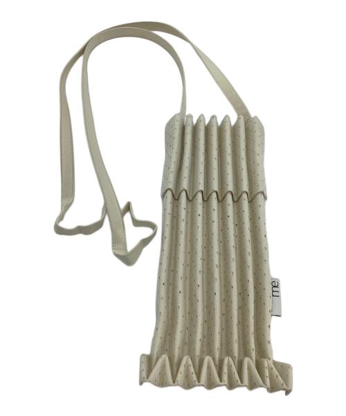 me ISSEY MIYAKE（ミーイッセイ ミヤケ）me ISSEY MIYAKE (ミーイッセイ ミヤケ) ショルダーバッグ　TRUNK PLEATS BAG ホワイトの古着・服飾アイテム