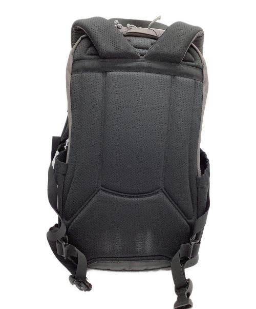 ARC'TERYX（アークテリクス）ARC'TERYX (アークテリクス) リュック MANTIS 26L DAYPACK グレー×ブラックの古着・服飾アイテム