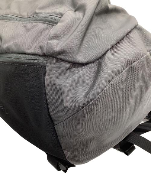 ARC'TERYX（アークテリクス）ARC'TERYX (アークテリクス) リュック MANTIS 26L DAYPACK グレー×ブラックの古着・服飾アイテム
