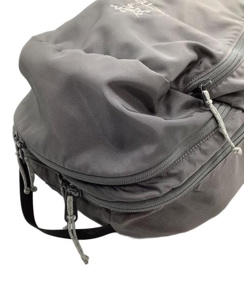 ARC'TERYX（アークテリクス）ARC'TERYX (アークテリクス) リュック MANTIS 26L DAYPACK グレー×ブラックの古着・服飾アイテム