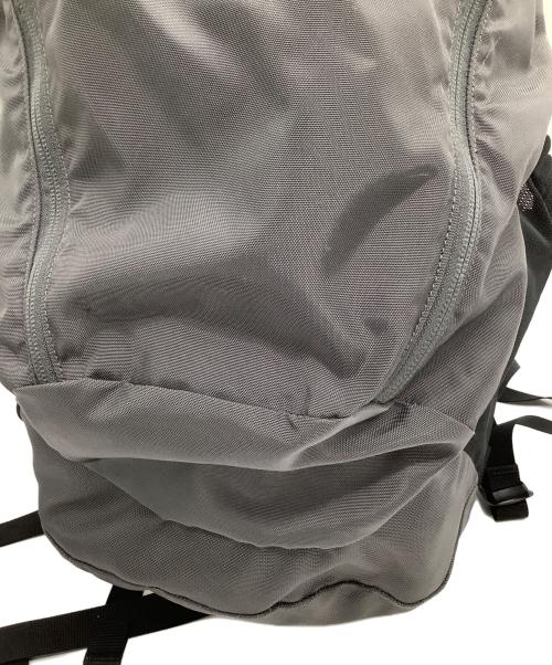 ARC'TERYX（アークテリクス）ARC'TERYX (アークテリクス) リュック MANTIS 26L DAYPACK グレー×ブラックの古着・服飾アイテム