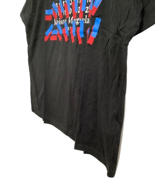 Maison Margiela（メゾンマルジェラ）Maison Margiela (メゾンマルジェラ) 半袖Tシャツ　カレンダータグ グラフィックTシャツ ブラック サイズ:48 未使用品の古着・服飾アイテム